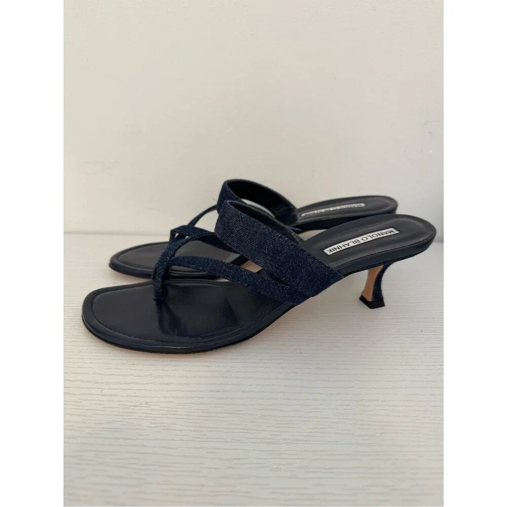 Manolo Blahnik Blue Susa Denim Low Kitten Heel Open Toe Sandals EU 40 Authentic